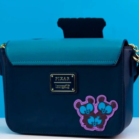 LOUNGEFLY BRAVE PRINCESS CASTLE bag. Chain strap detail!! New tags!!!! - Picture 3 of 10